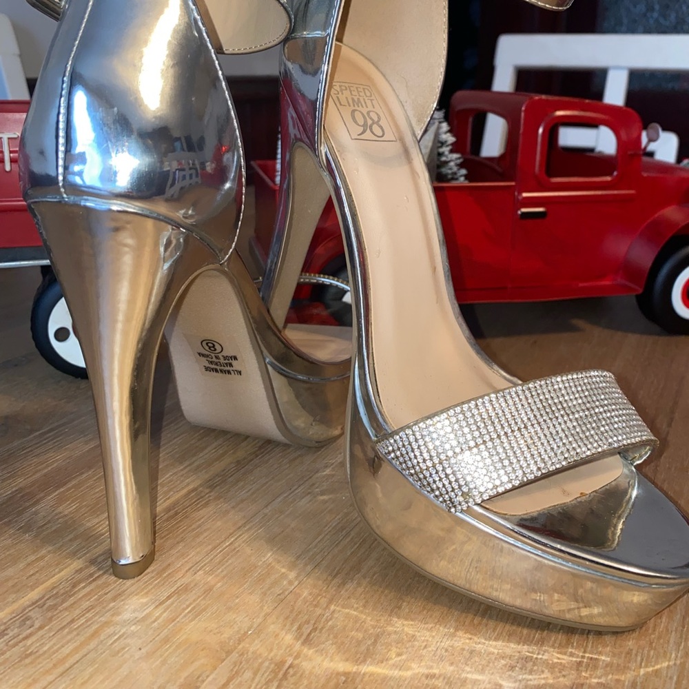 Speed limit 98 brand, silver, size 8
